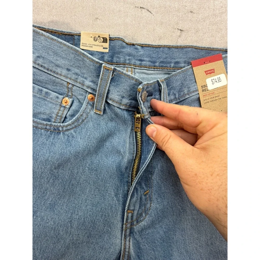 NWT Levi Strauss Men 550 Relaxed Fit Jeans Size 30X32 Lightstone Wash